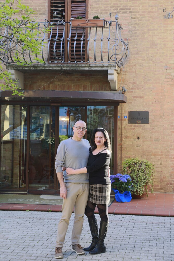 

Palermo - Siena - Hotel Arcobaleno Siena