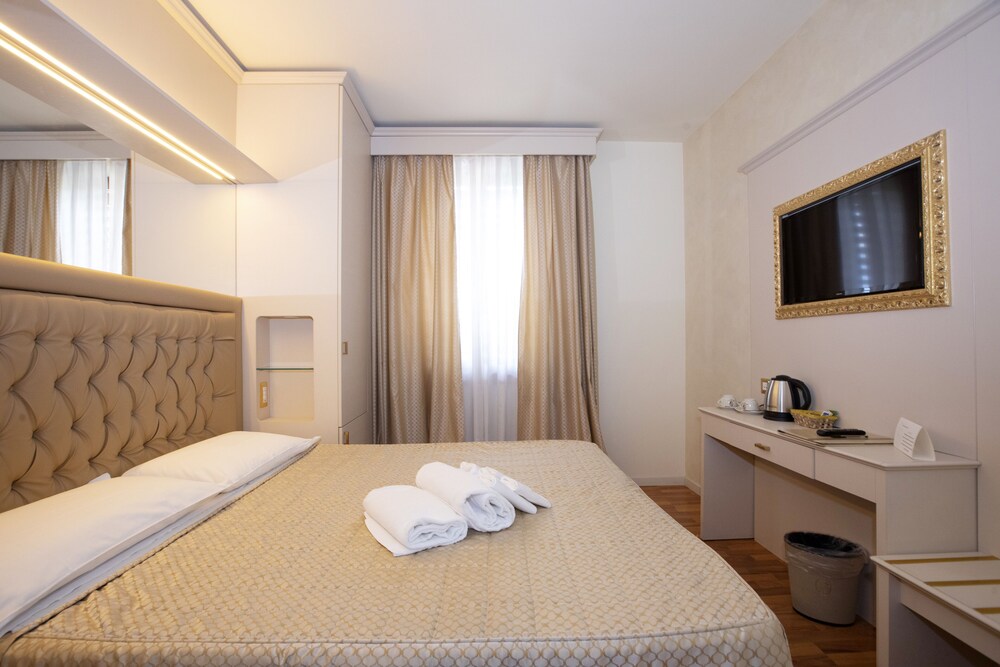 

Torino - Siena - Hotel Arcobaleno Siena