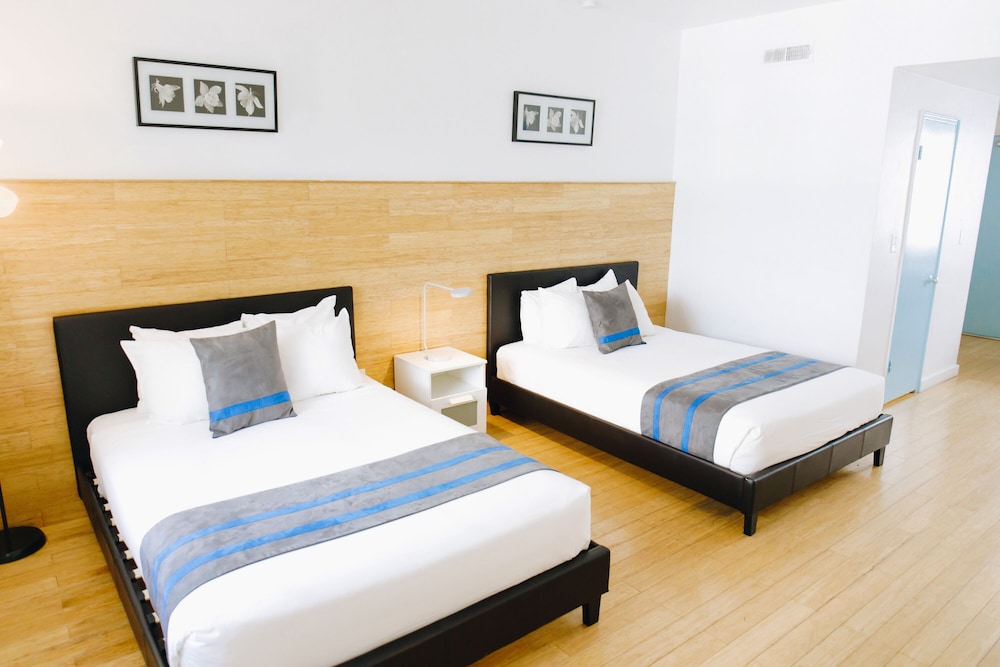 

Napoli - Miami Beach (FL) - Aqua Hotel & Suites
