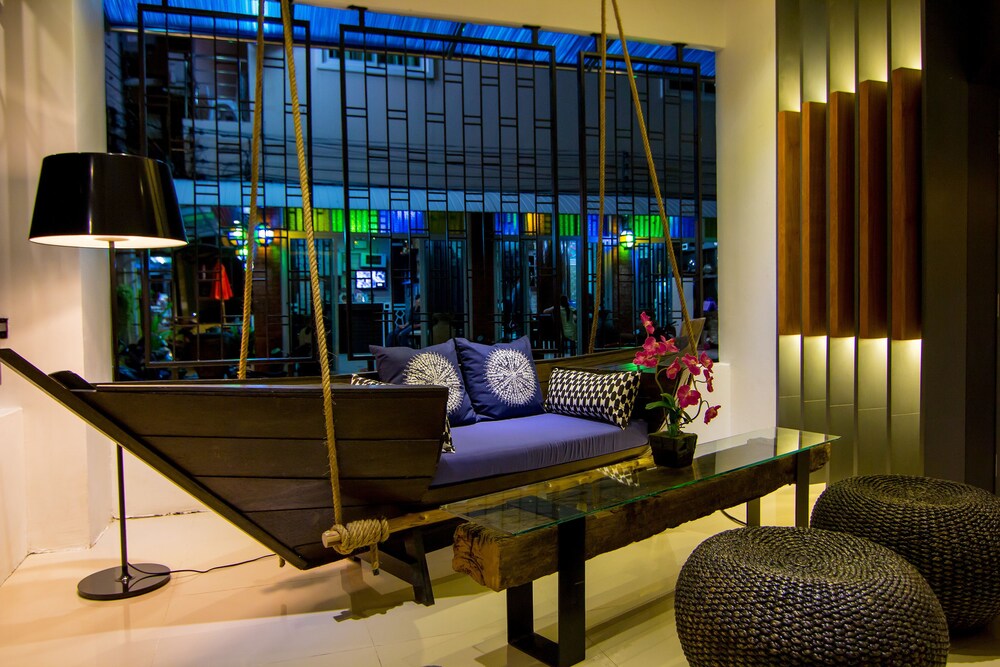 

Roma - Kathu - Hotel The Journey Patong New