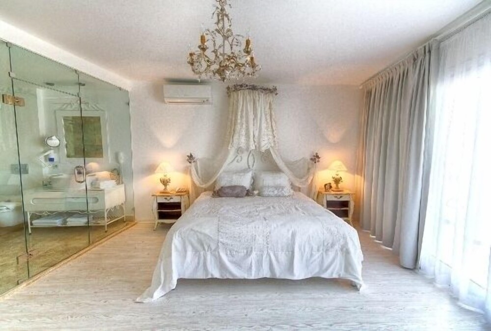 

Torino - Güvercinlik - Yalicapkini Boutique Hotel