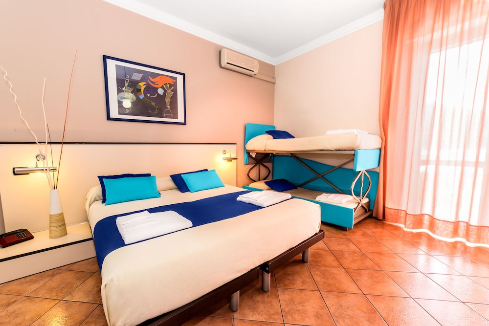 

Milano - Sapri - Hotel Mediterraneo Sapri