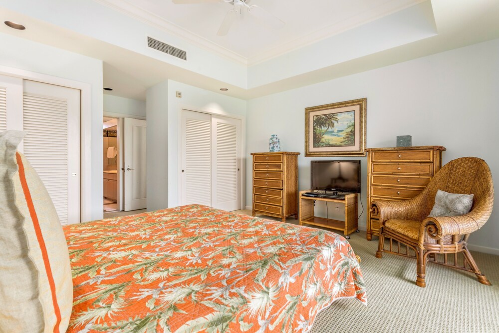

Torino - Waikoloa - The Islands at Mauna Lani - CoralTree Residence Collection