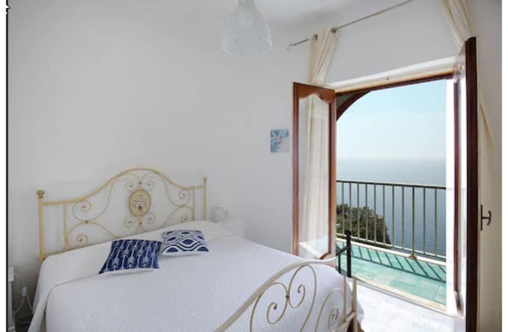 

Catania - Agerola - Hotel Villa Bellavista