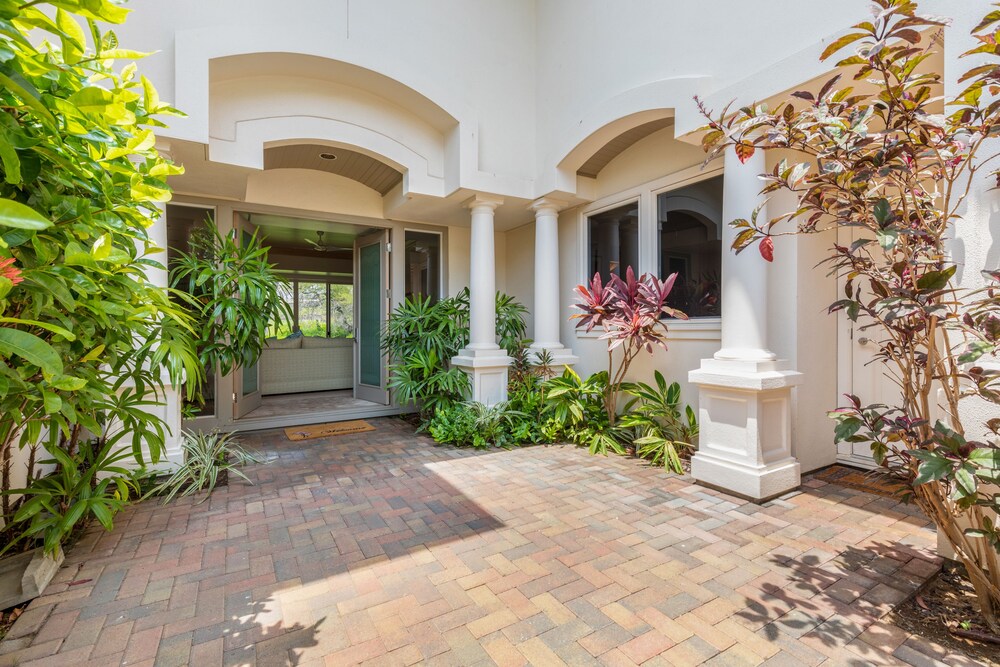 

Catania - Waikoloa - The Islands at Mauna Lani - CoralTree Residence Collection