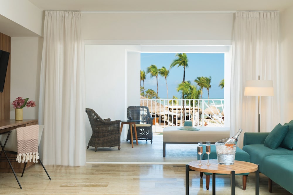 

Bari - Uvero Alto - Excellence Punta Cana - Adults Only All Inclusive