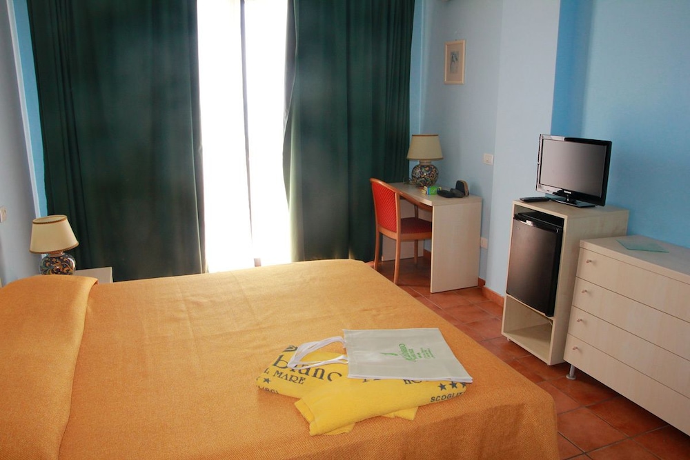 

Milano - Scoglitti - Hotel Sul Mare Al Gabbiano