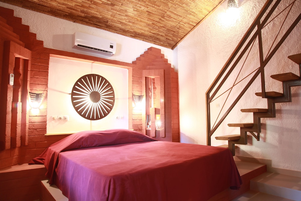 

Roma - Ngaparou - Hôtel Les Bougainvillées Saly