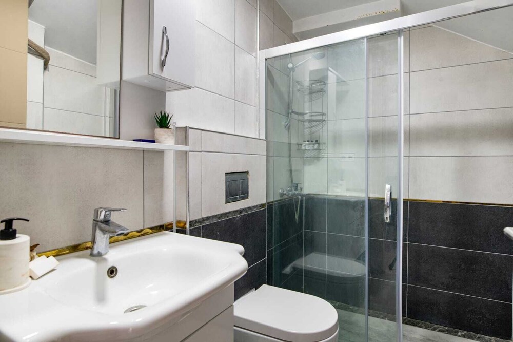 

Milano - Güvercinlik - Yalicapkini Boutique Hotel