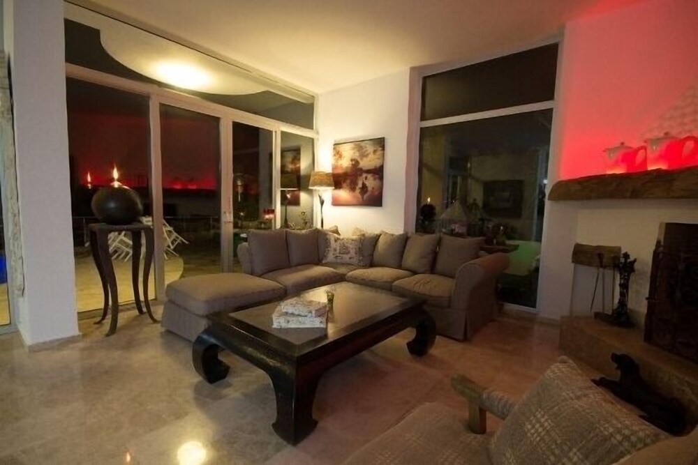 

Milano - Bogazici - Yalicapkini Boutique Hotel