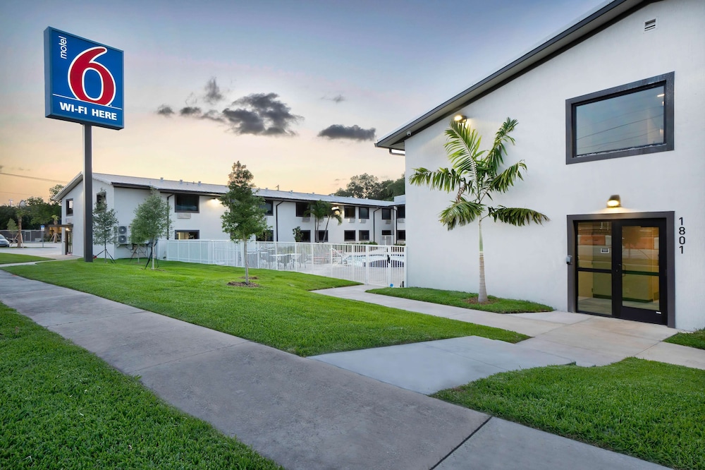 

Milano - Fort Lauderdale - Motel 6 Fort Lauderdale, FL