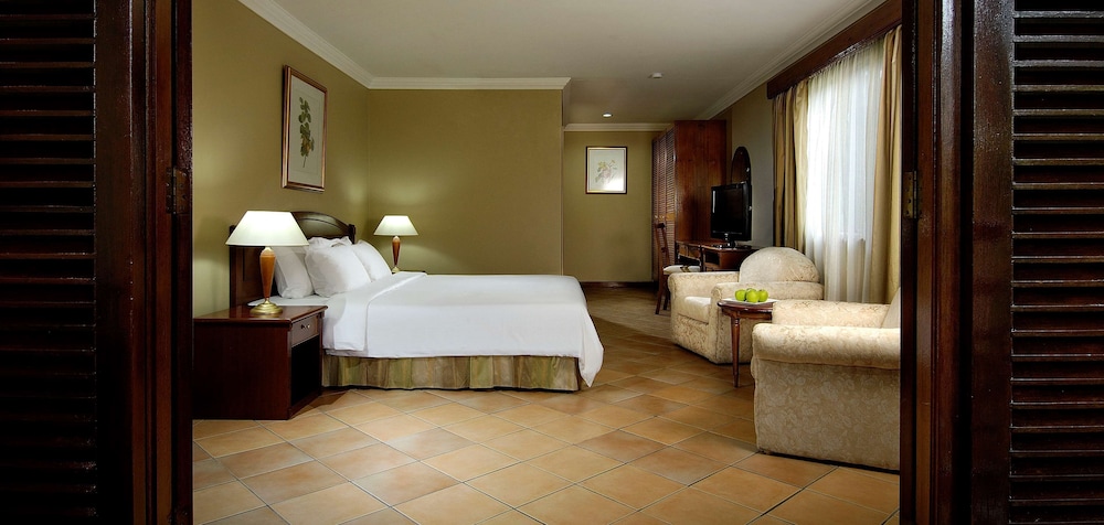 

Roma - Victoria - Berjaya Beau Vallon Bay Resort & Casino