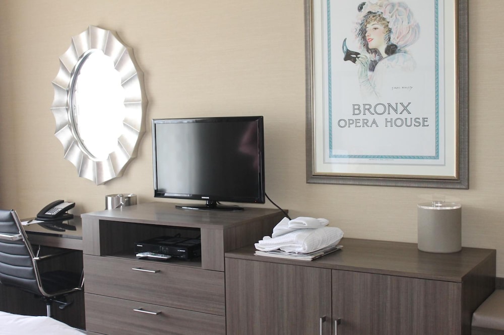 

Napoli - Bronx - Opera House Hotel