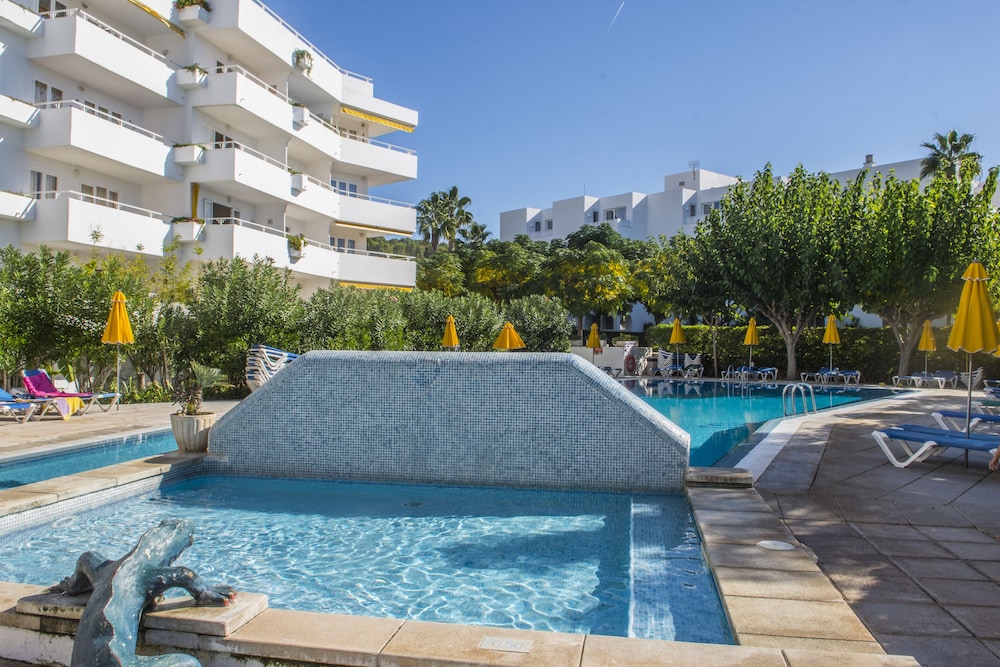 

Roma - Cala Galdana - Hamilton Court Apartamentos