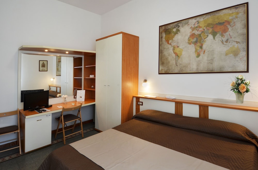 

Bari - Pisa - Hotel La Torre