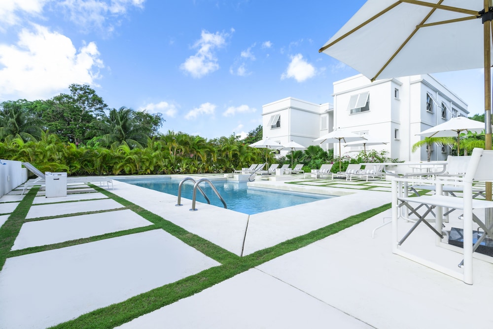 

Roma - Speightstown - Mullins Grove Luxury Apartments