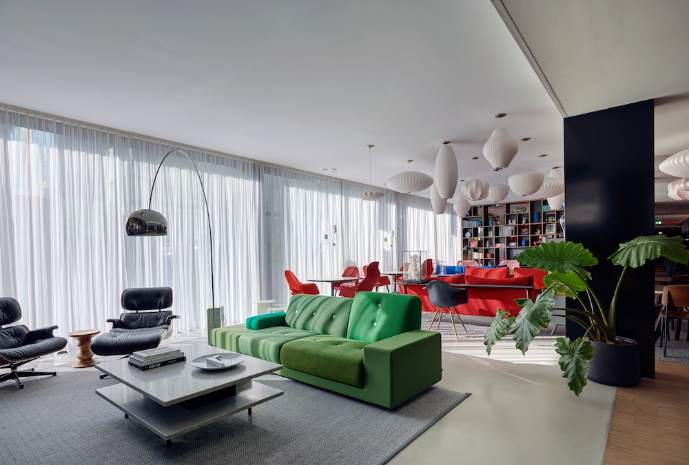 

Napoli - Badhoevedorp - citizenM Amsterdam South