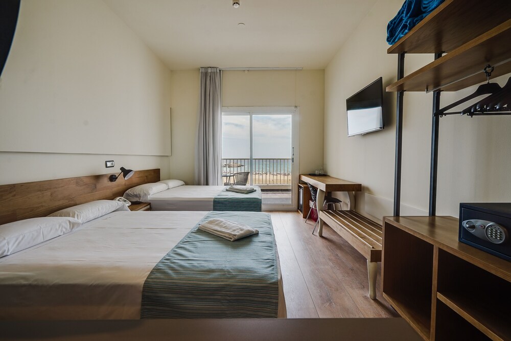 

Milano - Calafell - Hotel Brisamar Suites
