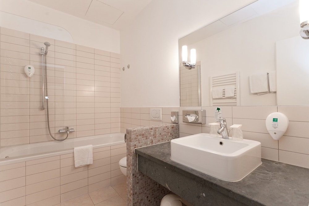 

Roma - Berlin-Tegel - acom-Hotel Berlin Kurfürstendamm