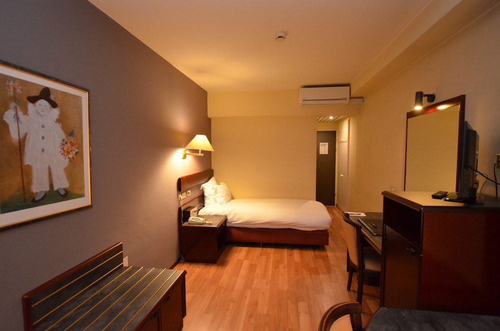 

Bologna - Bruxelles - Bedford Hotel & Congress Centre Brussels