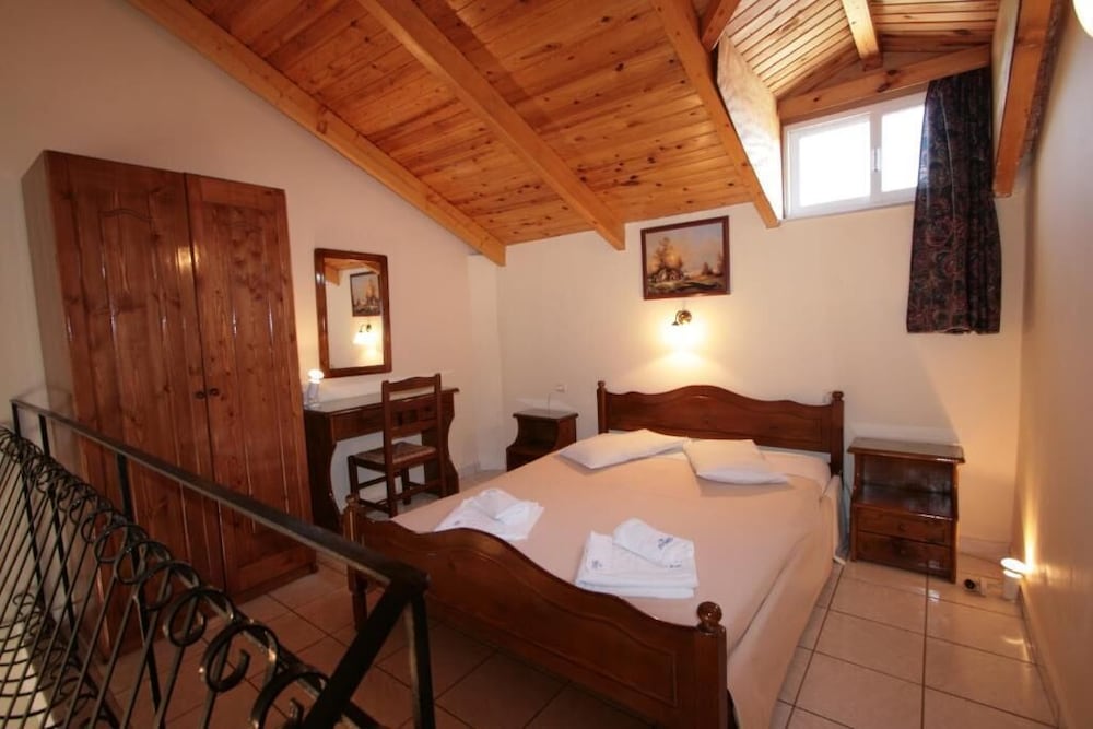 

Roma - Lithakia - Village Inn Studios & Family Apartments