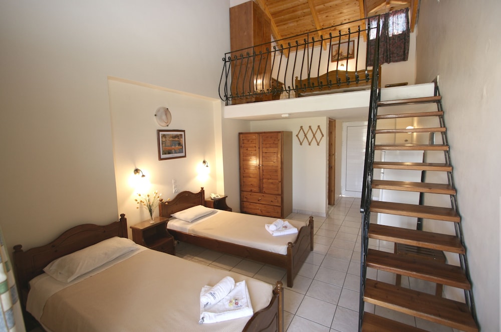 

Bologna - Laganas - Village Inn Studios & Family Apartments