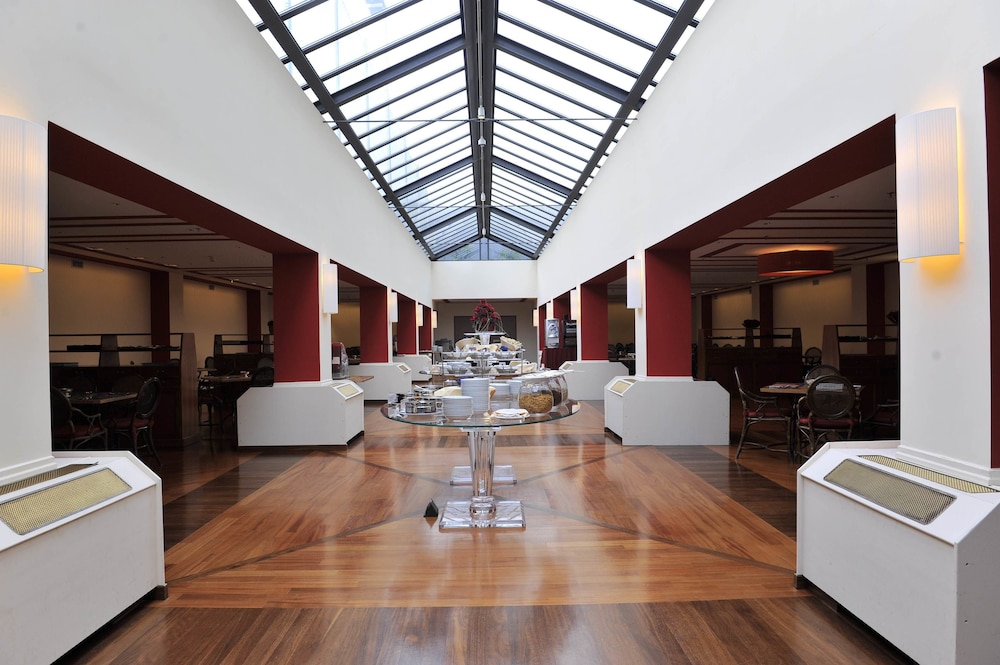 

Roma - Liguria, Mare Italia - Tower Genova Airport - Hotel & Conference Center