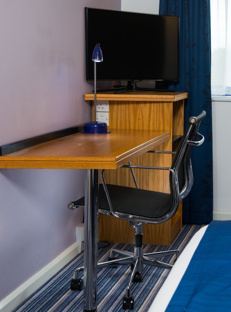 

Bari - Ilford - Holiday Inn Express London Chingford-Nth Circular