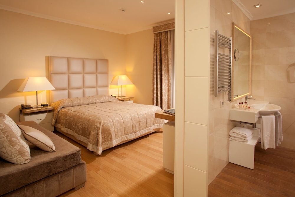 

Milano - Castel Di Leva - Hotel Piccolo Borgo