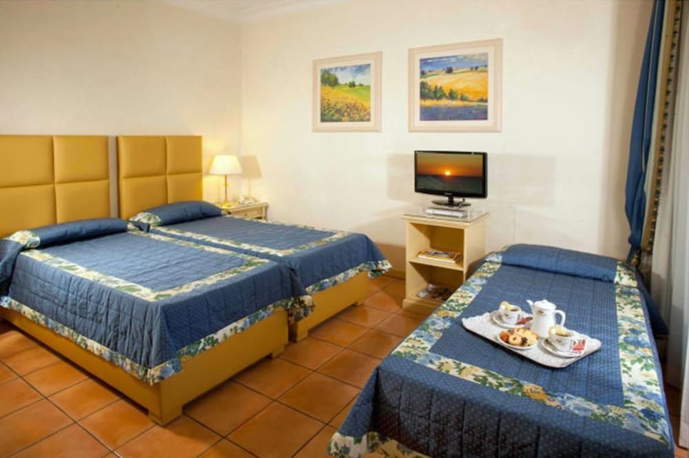 

Bari - Ciampino - Hotel Piccolo Borgo