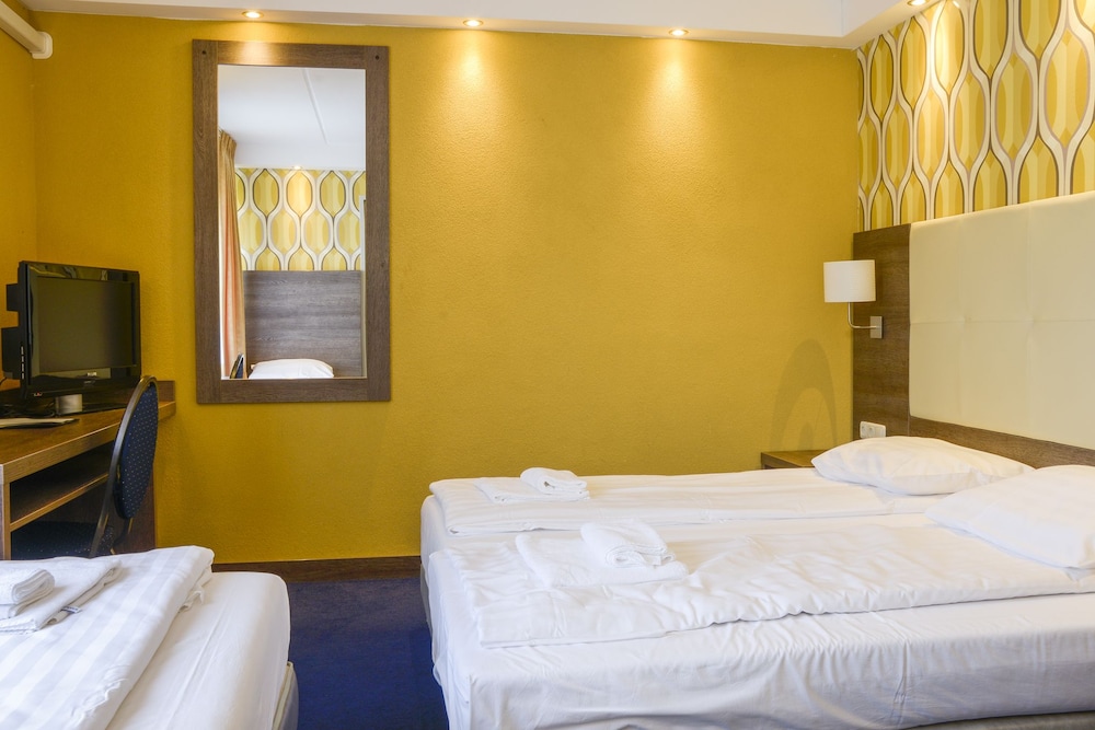 

Bari - Zaandam - Hotel Zwanenburg Amsterdam Airport