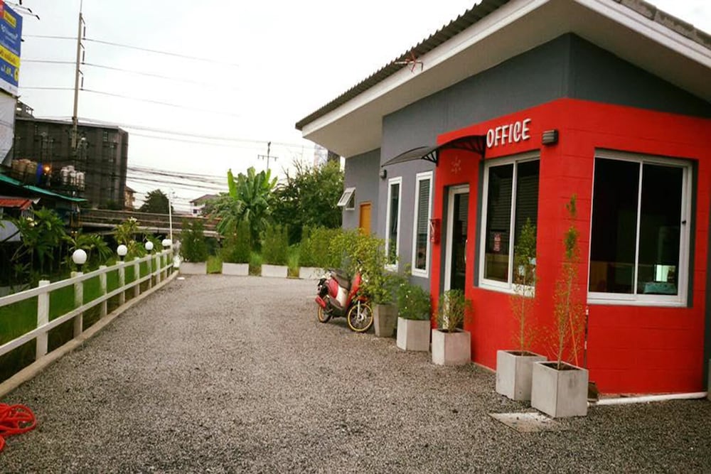 Bang Phli - Love Box Resort