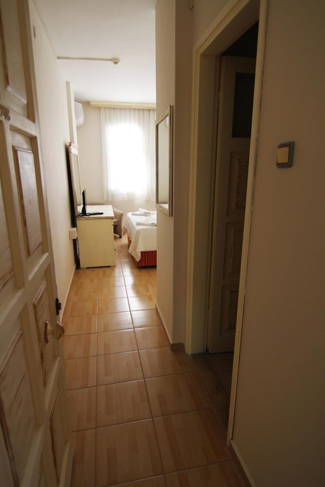 

Milano - Çeşme - Cicek Apart Hotel