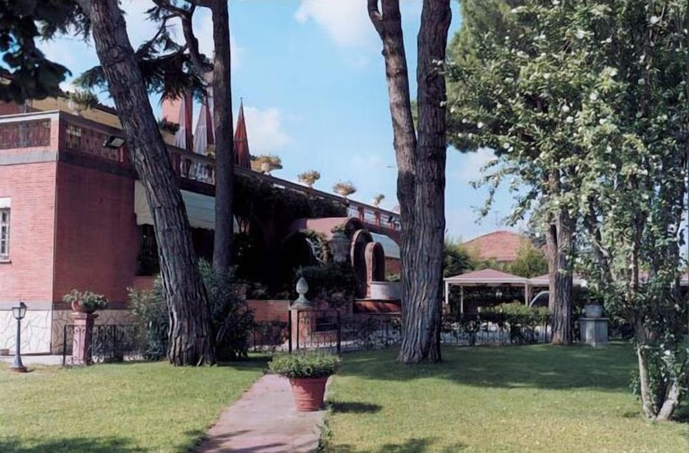 

Catania - Castel di Decima - Hotel Quadrifoglio Roma Eur