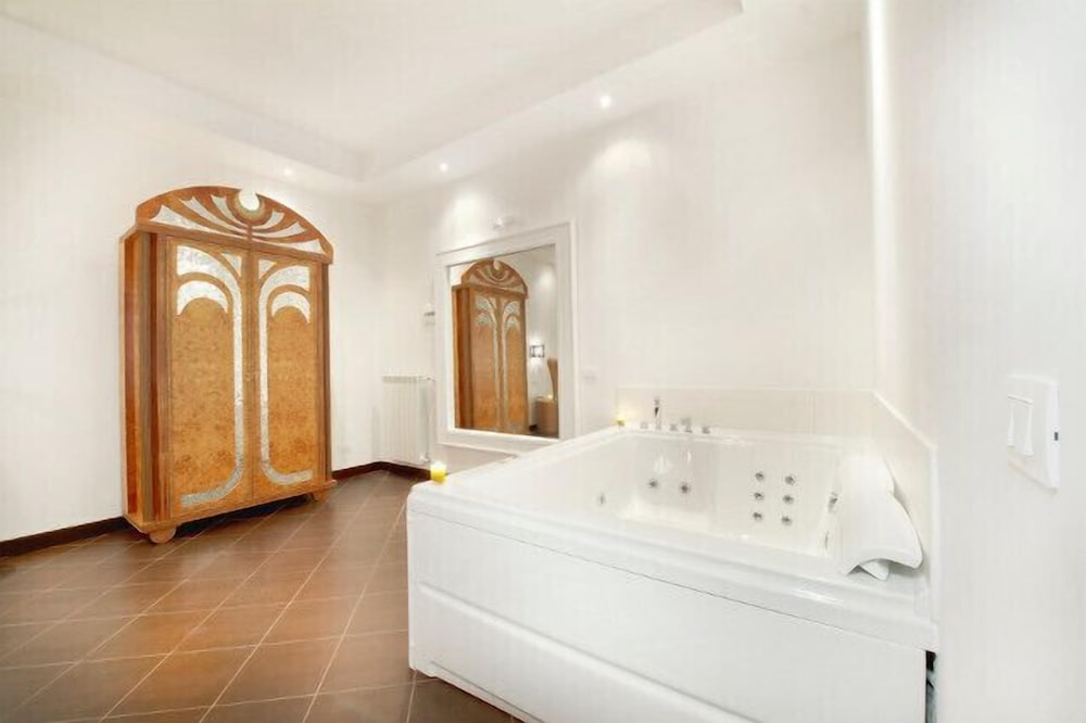 

Cagliari - Castel di Decima - Hotel Quadrifoglio Roma Eur