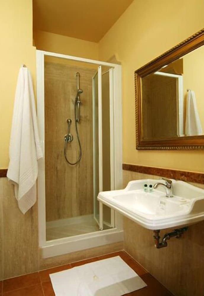 

Catania - Mostacciano - Hotel Quadrifoglio Roma Eur