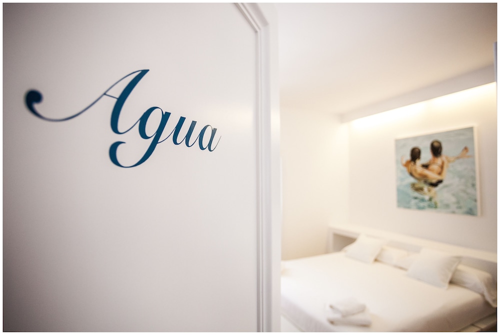

Venezia - Cala'n Bosch - Cheap & Chic Hotel