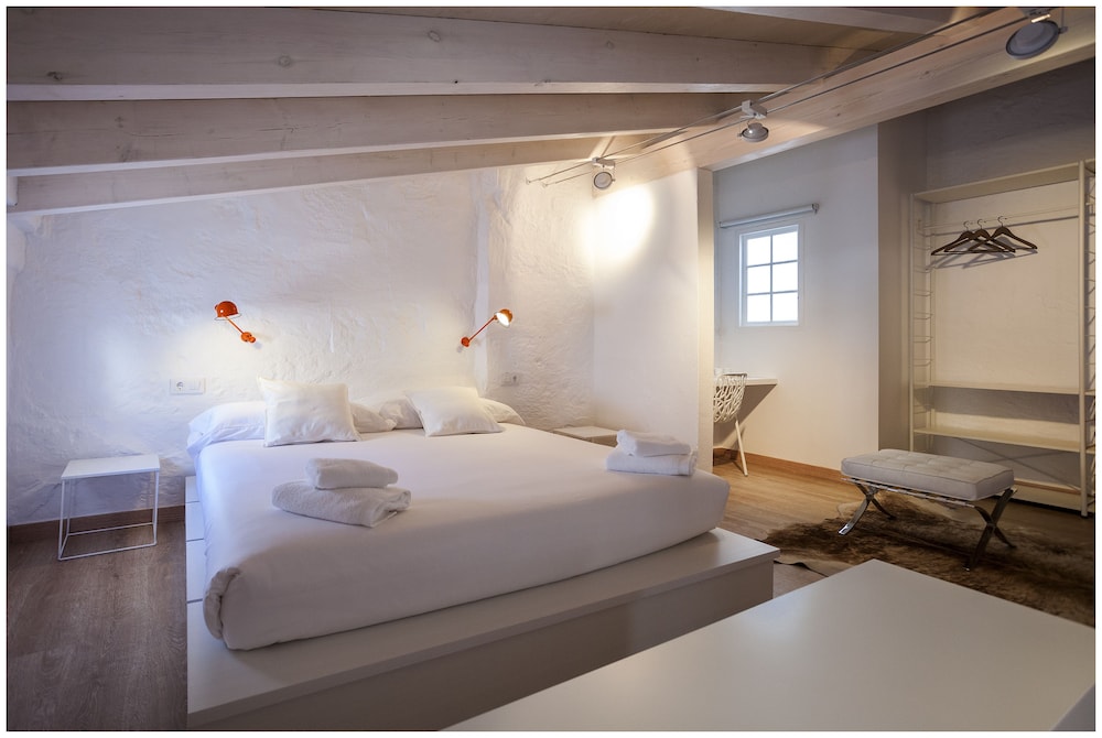 

Bologna - Cala Blanca - Cheap & Chic Hotel