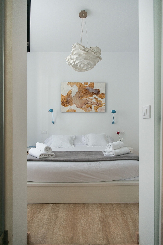 

Bologna - Cala Blanca - Cheap & Chic Hotel