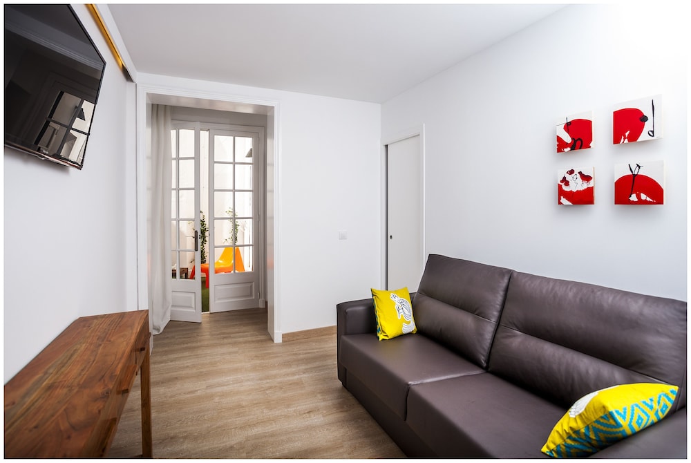 

Milano - Sa Caleta - Cheap & Chic Hotel