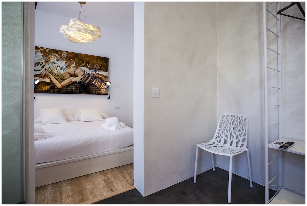 

Roma - Cala'n Bosch - Cheap & Chic Hotel
