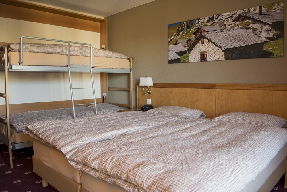 

Napoli - Leysin - Alpine Classic Hotel