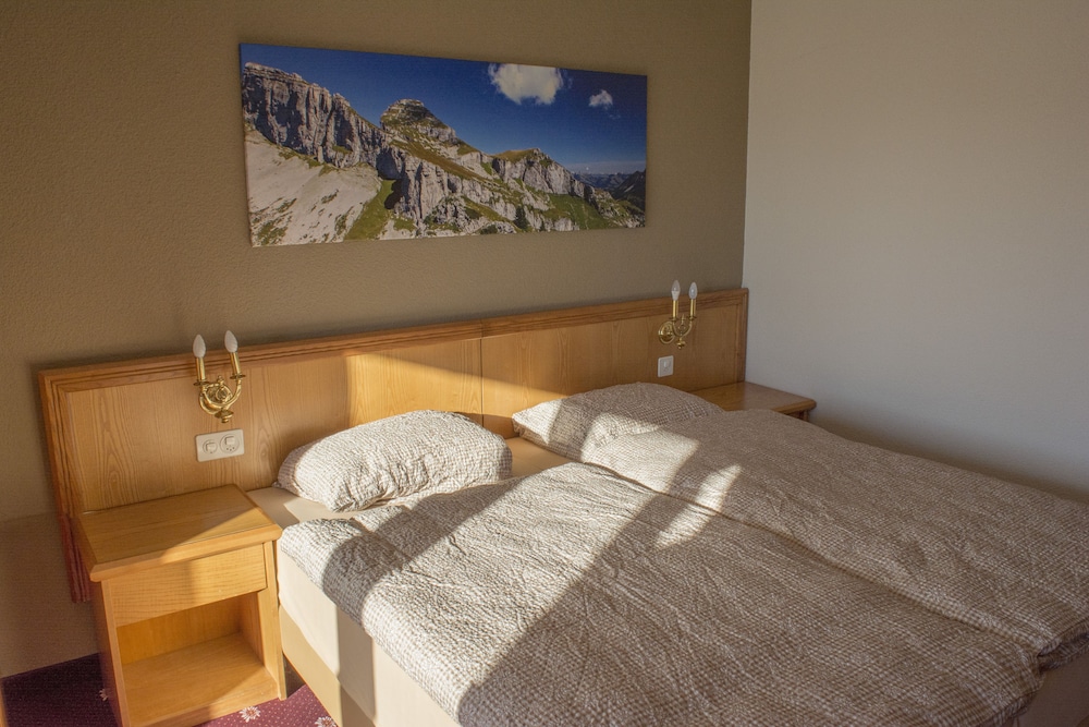 

Napoli - Leysin - Alpine Classic Hotel