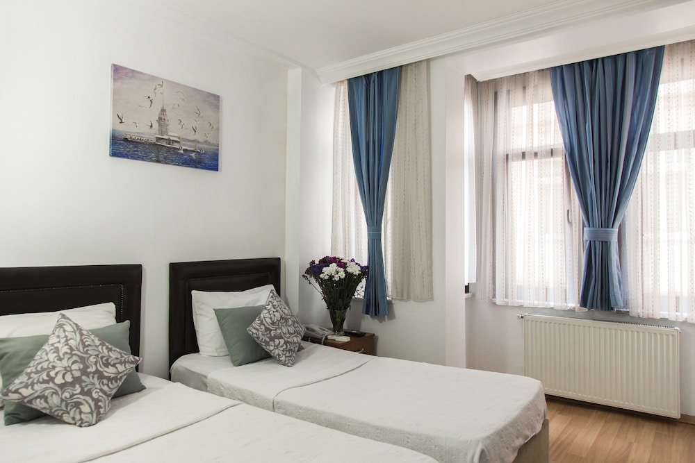 

Venezia - Beyoğlu - The House of Tulpan