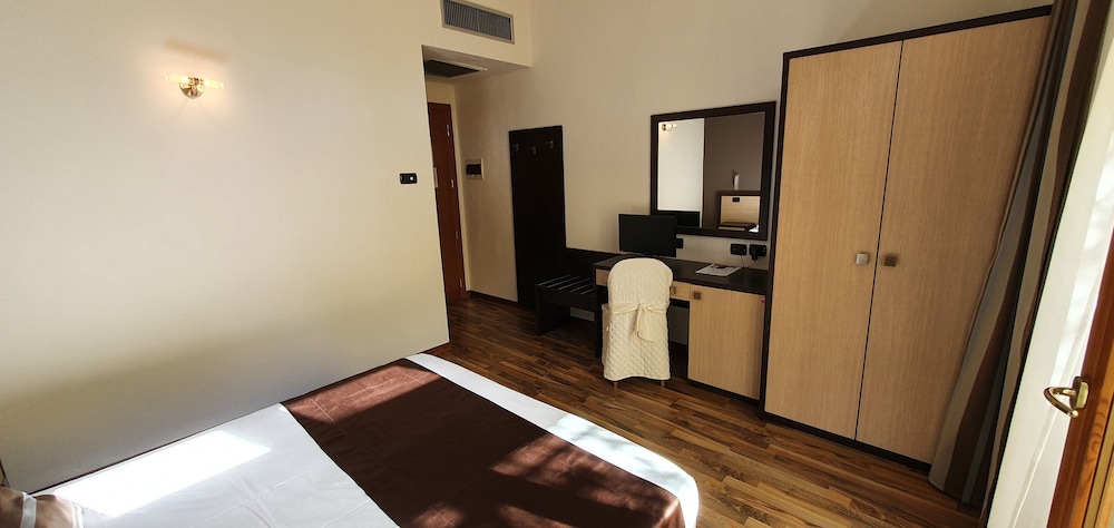 

Genova - Lucca - Hotel Carignano
