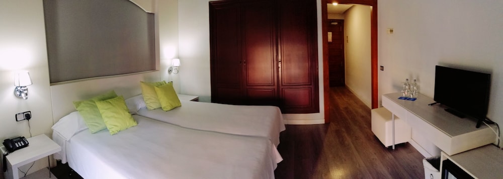

Verona - Algeciras - Hotel Mir Octavio