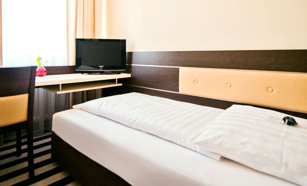 

Palermo - Offenbach - Bristol Hotel - Frankfurt City