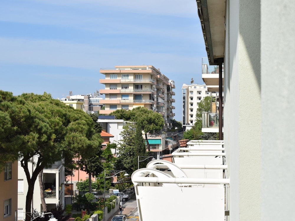 

Bari - Riviera Romagnola, Mare Italia - Hotel Bamby