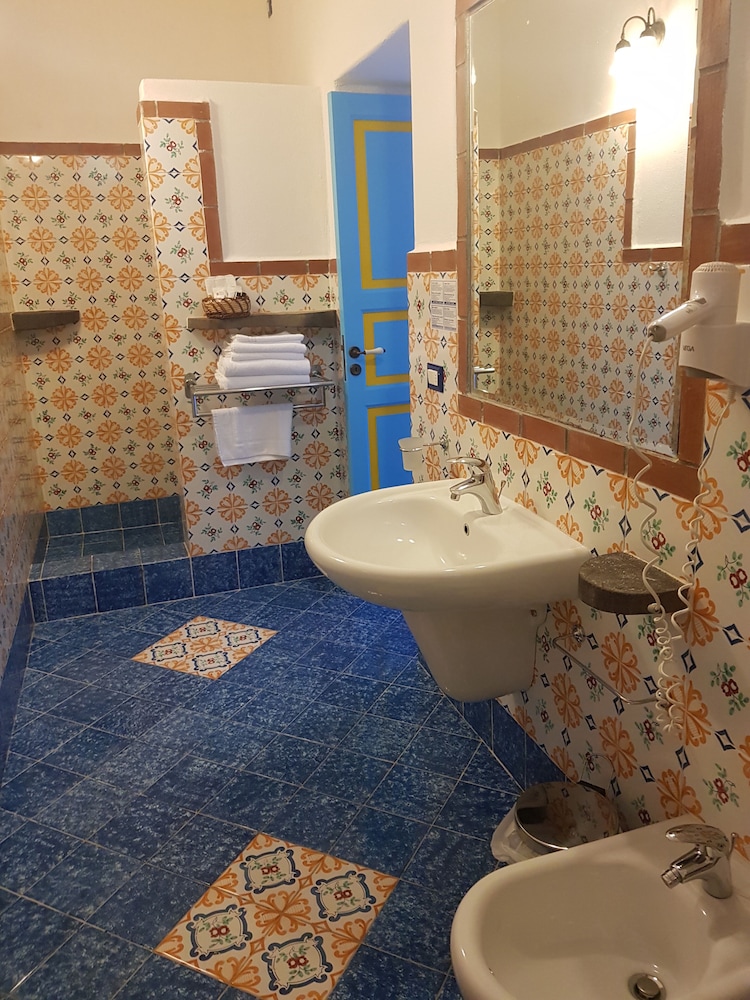 

Milano - Salina - Hotel Mamma Santina