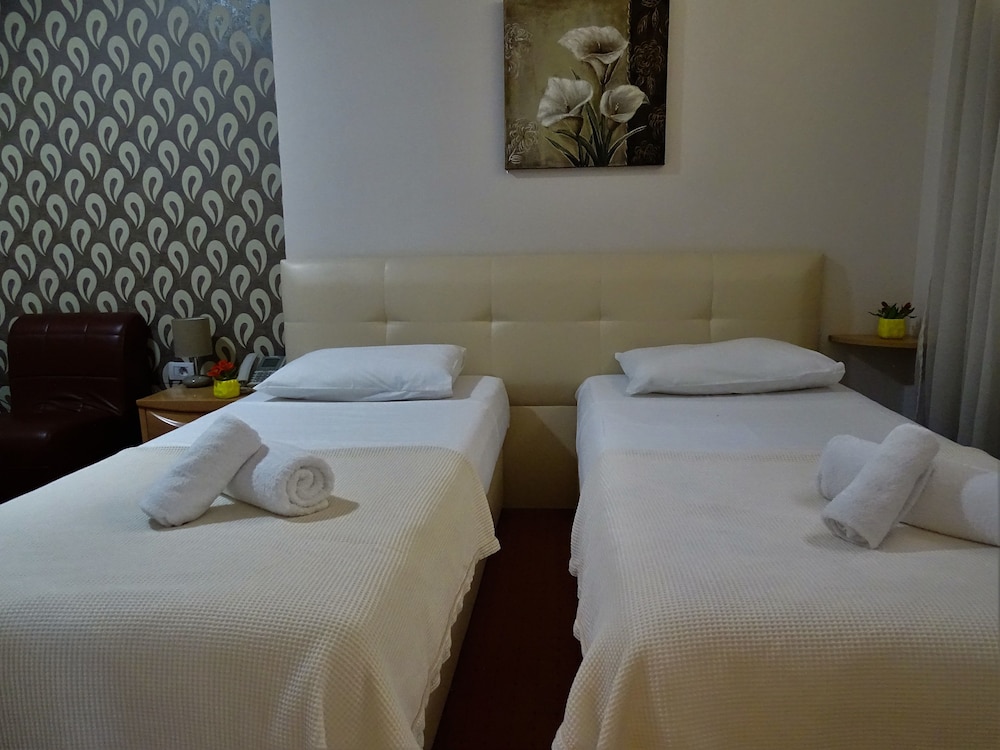 

Genova - Tirana - Signature Idea Hotel